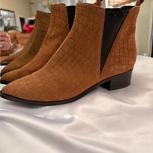 Women’s Suede Croc-Embossed Ankle Boots - Brown